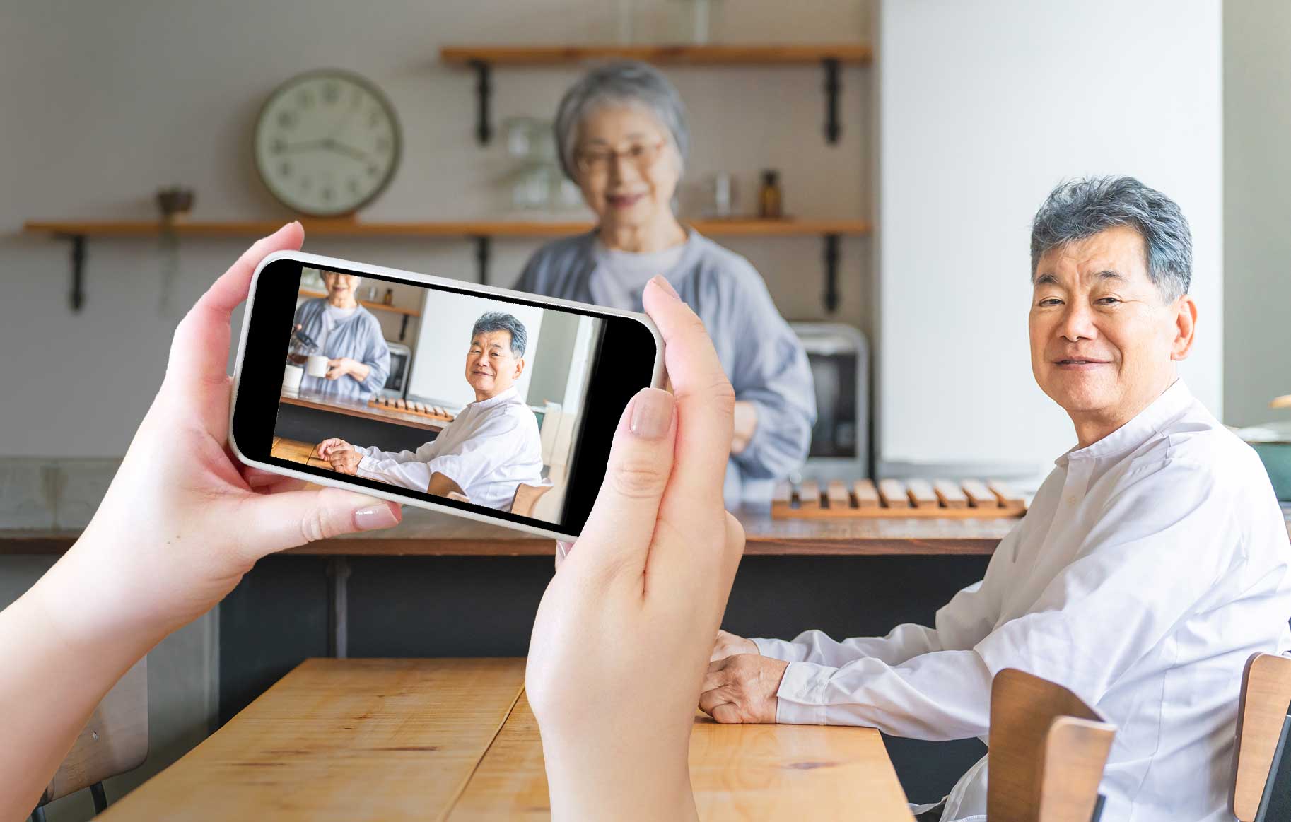 遺影の撮り方-リビングでスマホ撮影